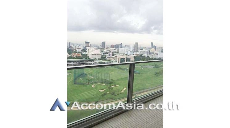  3 Bedrooms  Condominium For Rent in Ploenchit, Bangkok  near BTS Ratchadamri (AA12509)