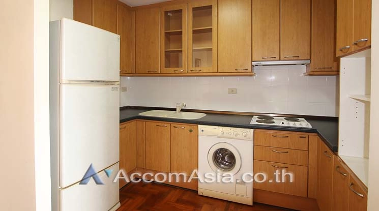  2 Bedrooms  Condominium For Rent in Sathorn, Bangkok  near MRT Khlong Toei (AA12523)