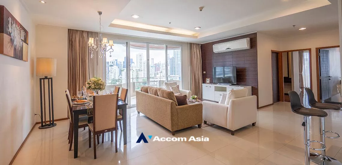 Big Balcony, Pet friendly |  3 Bedrooms  Apartment For Rent in Sukhumvit, Bangkok  near BTS Phrom Phong (AA12539)