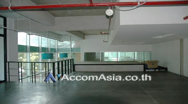 6  Retail / Showroom For Sale in Charoennakorn ,Bangkok BTS Krung Thon Buri at Villa Sathorn AA12605