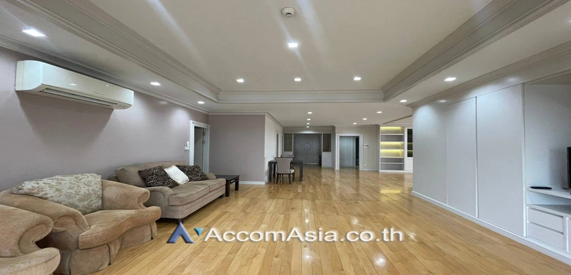  3 Bedrooms  Condominium For Rent in Sukhumvit, Bangkok  near BTS Nana (AA12630)