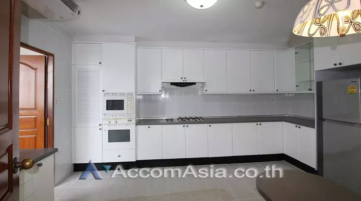 Big Balcony, Pet friendly |  3 Bedrooms  Apartment For Rent in Sukhumvit, Bangkok  near BTS Phrom Phong (AA12660)