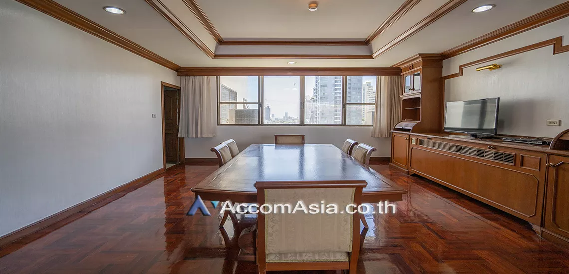 Big Balcony, Pet friendly |  3 Bedrooms  Apartment For Rent in Sukhumvit, Bangkok  near BTS Phrom Phong (AA12661)