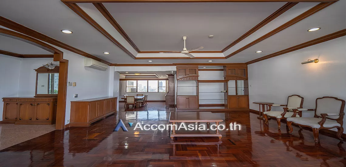 Big Balcony, Pet friendly |  3 Bedrooms  Apartment For Rent in Sukhumvit, Bangkok  near BTS Phrom Phong (AA12661)