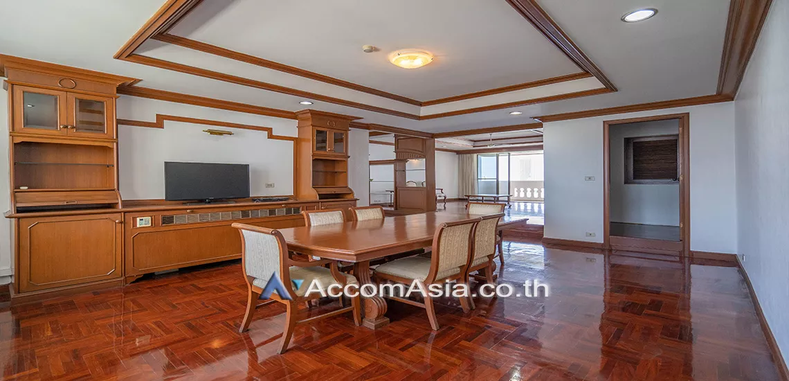 Big Balcony, Pet friendly |  3 Bedrooms  Apartment For Rent in Sukhumvit, Bangkok  near BTS Phrom Phong (AA12661)