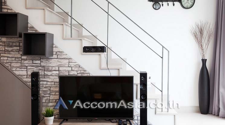 Duplex Condo, Penthouse |  1 Bedroom  Condominium For Rent in Sukhumvit, Bangkok  near BTS On Nut (AA12671)