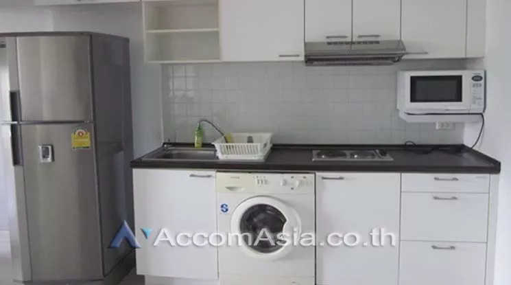  1 Bedroom  Condominium For Rent in Sathorn, Bangkok  near MRT Khlong Toei (AA12699)