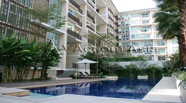  1 Bedroom  Condominium For Sale in Sukhumvit, Bangkok  near BTS Thong Lo (AA12705)