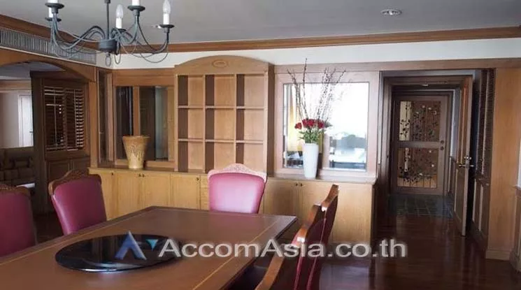  3 Bedrooms  Condominium For Rent in Sukhumvit, Bangkok  near BTS Phrom Phong (AA12736)