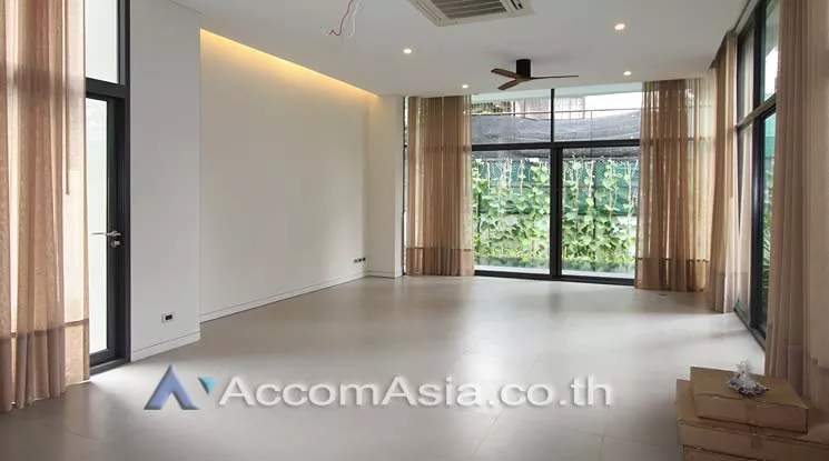 4  4 br House For Rent in Sukhumvit ,Bangkok BTS Phrom Phong at House with Private Pool AA12757