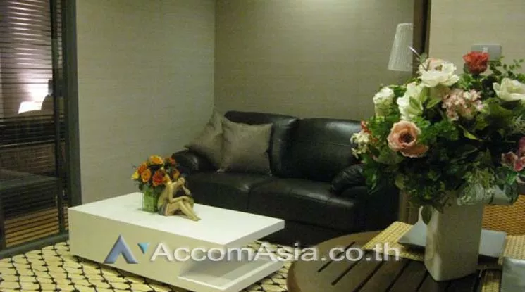  1 Bedroom  Condominium For Rent in Sukhumvit, Bangkok  near BTS Nana (AA12768)