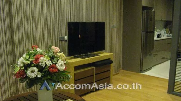  1 Bedroom  Condominium For Rent in Sukhumvit, Bangkok  near BTS Nana (AA12768)