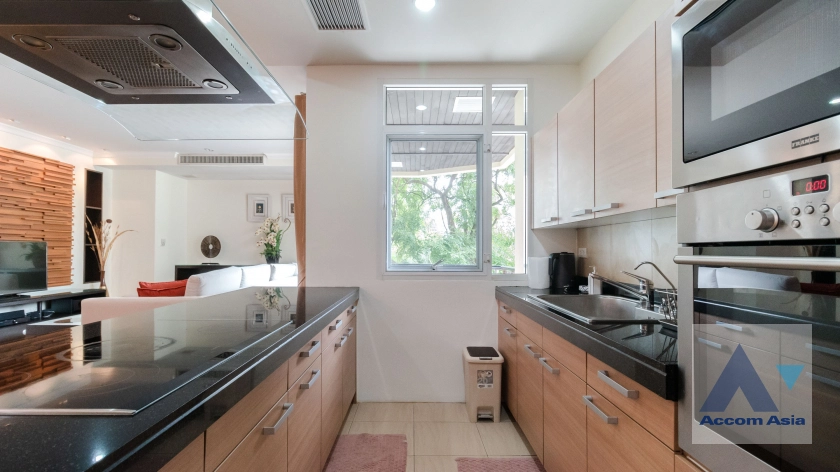  3 Bedrooms  Condominium For Rent in Sukhumvit, Bangkok  near BTS Phrom Phong (AA12810)