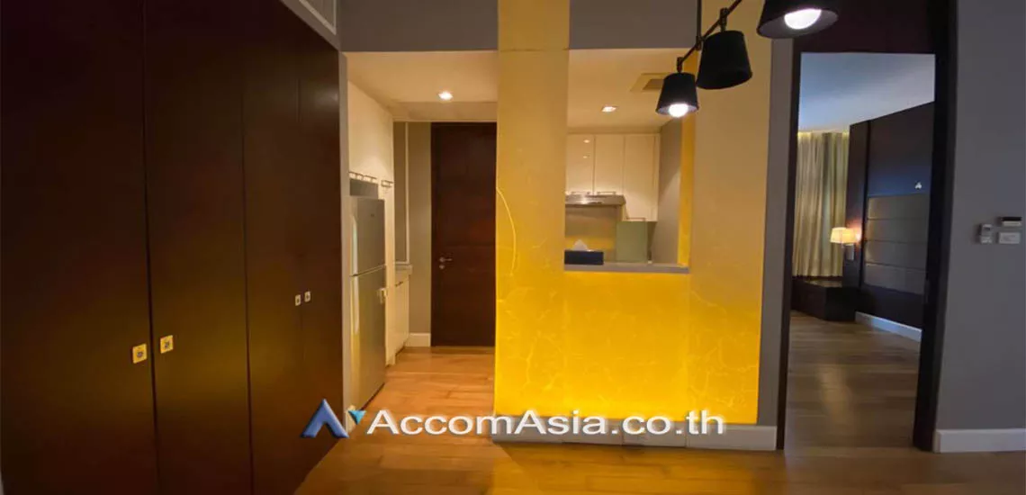  1 Bedroom  Condominium For Sale in Sukhumvit, Bangkok  near BTS Phrom Phong (AA12843)