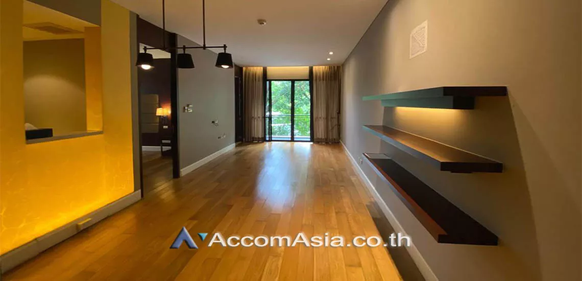  1 Bedroom  Condominium For Sale in Sukhumvit, Bangkok  near BTS Phrom Phong (AA12843)