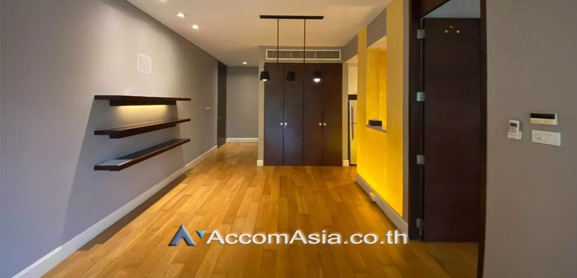  1 Bedroom  Condominium For Sale in Sukhumvit, Bangkok  near BTS Phrom Phong (AA12843)