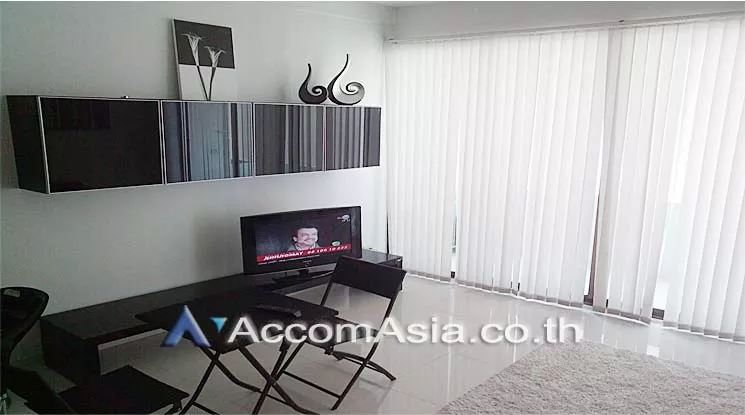  2  1 br Condominium For Sale in Sukhumvit ,Chon Buri  at Closed to Pratumnak Hill AA12899