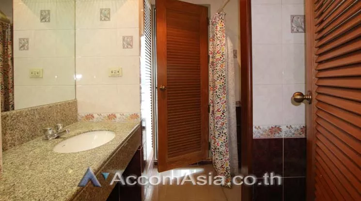 7  1 br Condominium For Rent in Ploenchit ,Bangkok BTS Ratchadamri at Baan Somthavil Ratchadamri AA12902