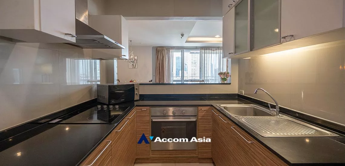 Big Balcony, Pet friendly |  2 Bedrooms  Apartment For Rent in Sukhumvit, Bangkok  near BTS Phrom Phong (AA12912)