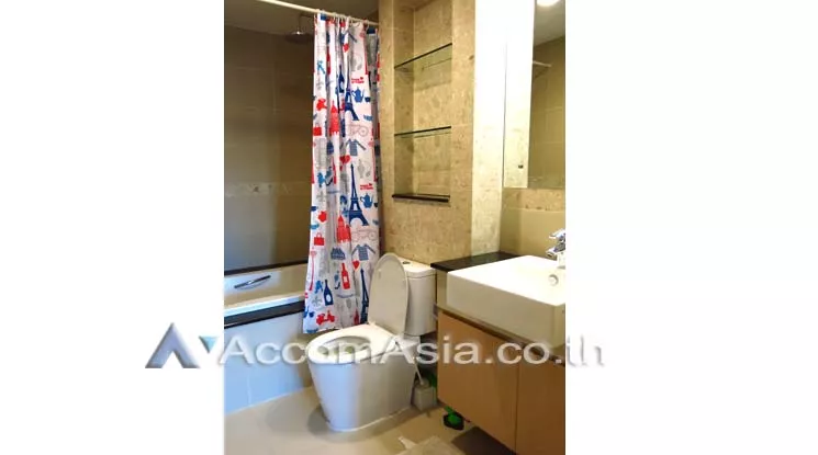  1 Bedroom  Condominium For Rent in Ploenchit, Bangkok  near BTS Ploenchit (AA12925)