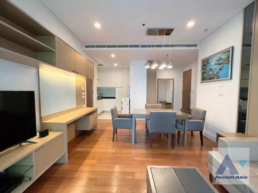  1 Bedroom  Condominium For Rent in Sukhumvit, Bangkok  near BTS Phrom Phong (AA12930)