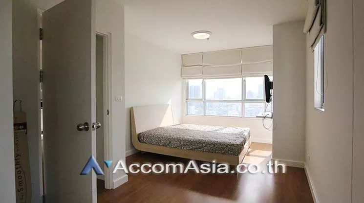  1 Bedroom  Condominium For Sale in Sukhumvit, Bangkok  near BTS Phrom Phong (AA12964)