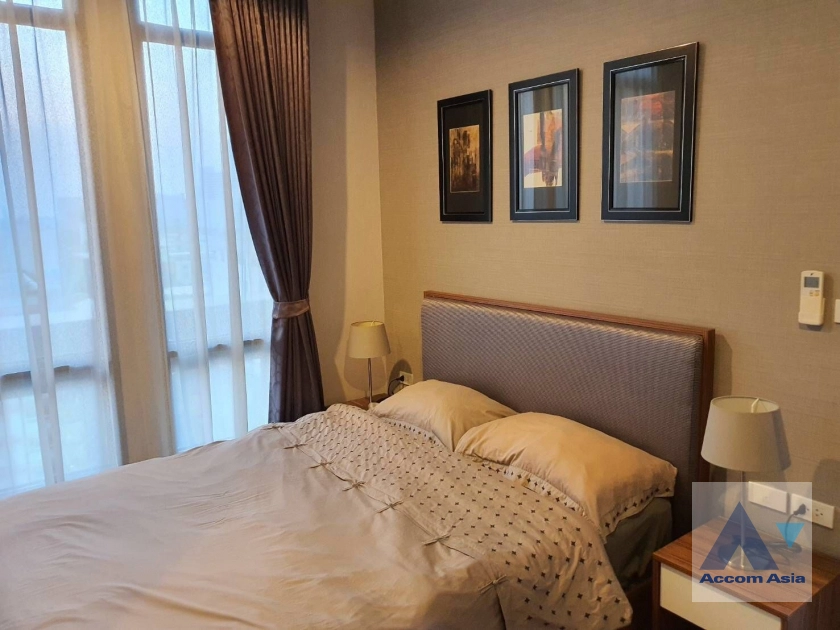  1 Bedroom  Condominium For Rent & Sale in Phaholyothin, Bangkok  near BTS Victory Monument (AA12983)