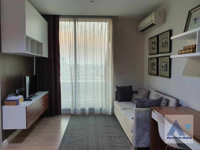  1 Bedroom  Condominium For Rent & Sale in Phaholyothin, Bangkok  near BTS Victory Monument (AA12983)