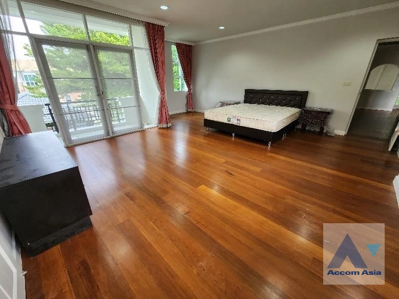 15  5 br House For Rent in Bang Na ,Bangkok  at Nantawan Village Srinakarin AA13082