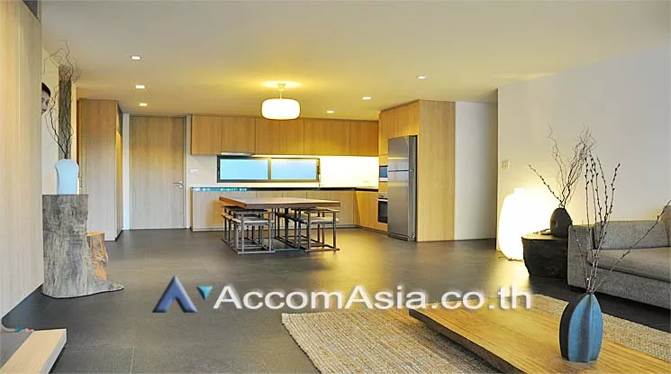  2 Bedrooms  Apartment For Rent in Sukhumvit, Bangkok  near BTS Ekkamai (AA13119)