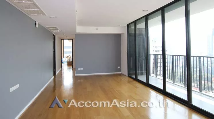  3 Bedrooms  Condominium For Rent in Sukhumvit, Bangkok  near BTS Thong Lo (AA13173)