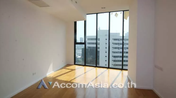  3 Bedrooms  Condominium For Rent in Sukhumvit, Bangkok  near BTS Thong Lo (AA13173)