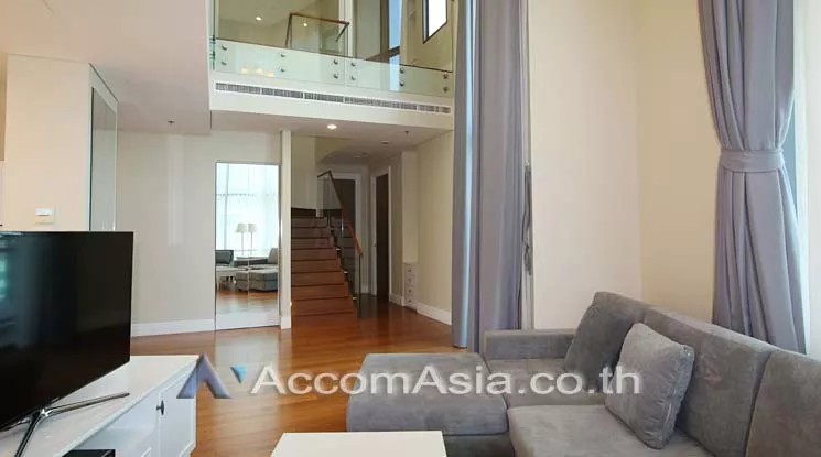  3 Bedrooms  Condominium For Rent in Sukhumvit, Bangkok  near BTS Phrom Phong (AA13275)