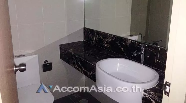  1 Bedroom  Condominium For Rent in Sukhumvit, Bangkok  near BTS Asok - MRT Sukhumvit (AA13312)