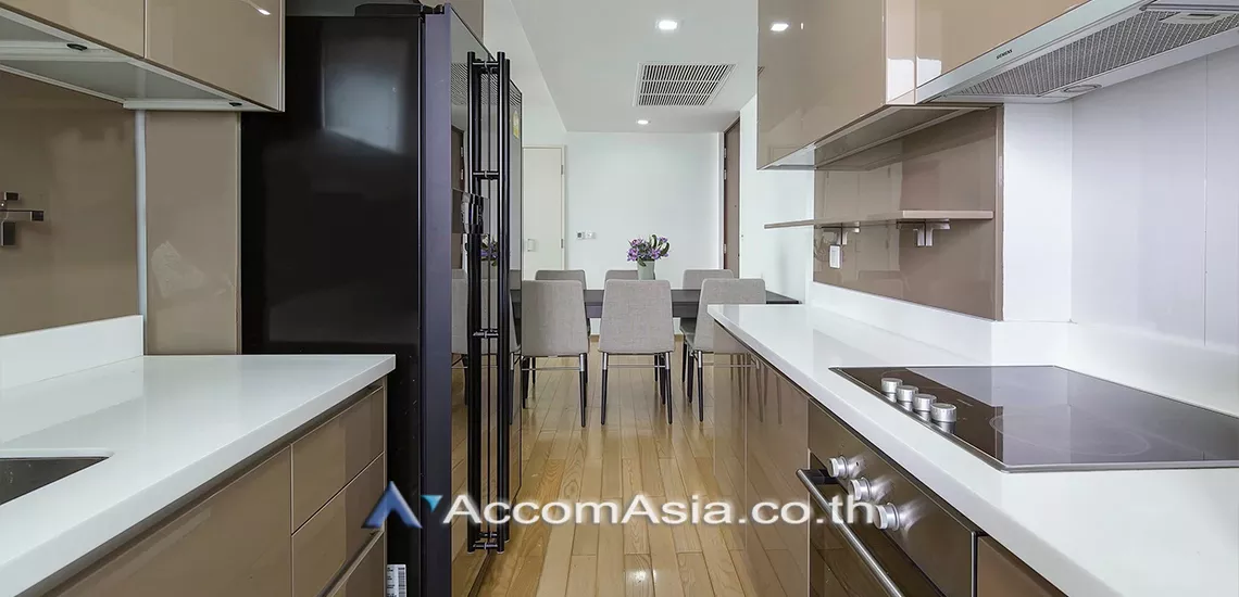  3 Bedrooms  Condominium For Rent in Sukhumvit, Bangkok  near BTS Thong Lo (AA13342)