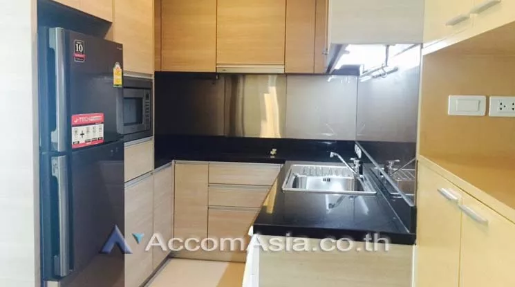  1 Bedroom  Apartment For Rent in Sukhumvit, Bangkok  near BTS Phrom Phong (AA13358)