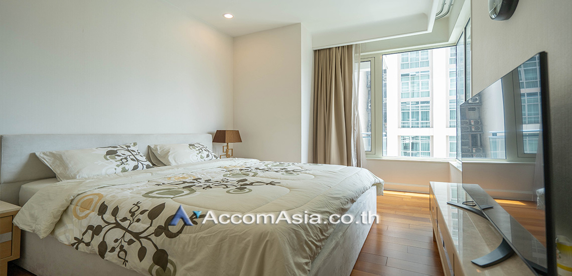  2 Bedrooms  Condominium For Rent & Sale in Ploenchit, Bangkok  near BTS Chitlom (AA13389)