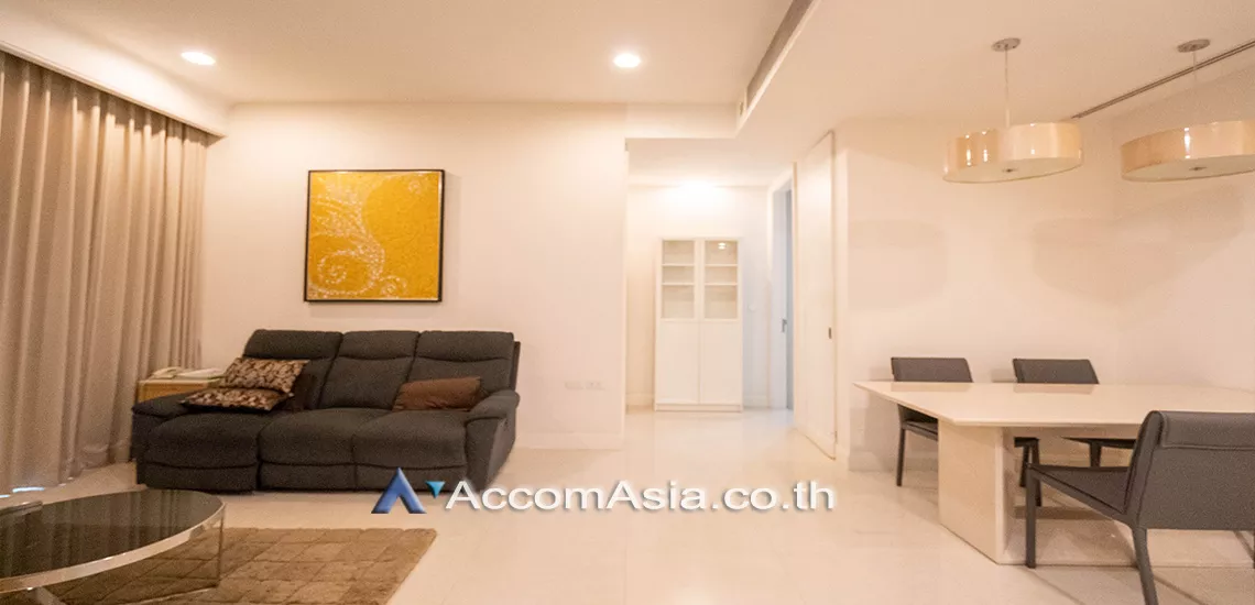  2 Bedrooms  Condominium For Rent in Ploenchit, Bangkok  near BTS Chitlom (AA13390)