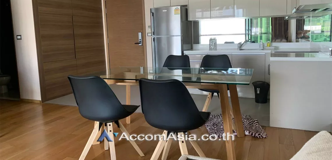  2 Bedrooms  Condominium For Rent in Silom, Bangkok  near BTS Chong Nonsi (AA13410)