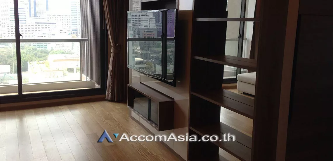  2 Bedrooms  Condominium For Rent in Silom, Bangkok  near BTS Chong Nonsi (AA13410)