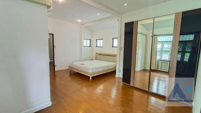 14  2 br House for rent and sale in phaholyothin ,Bangkok BTS Ari AA13424