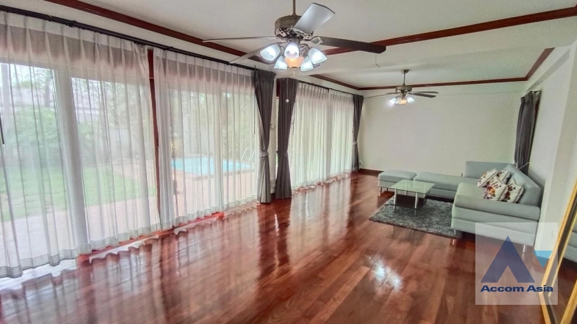 12  2 br House for rent and sale in phaholyothin ,Bangkok BTS Ari AA13424