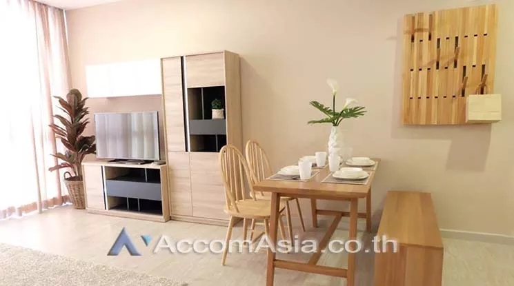  1 Bedroom  Condominium For Rent in Sukhumvit, Bangkok  near BTS Ekkamai (AA13457)