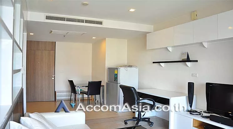  1 Bedroom  Condominium For Rent in Sukhumvit, Bangkok  near BTS Thong Lo (AA13484)