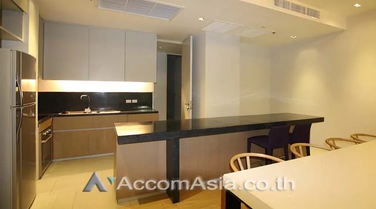  3 Bedrooms  Apartment For Rent in Sukhumvit, Bangkok  (AA13570)