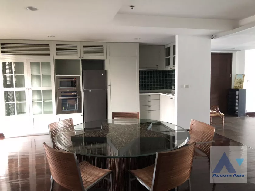  1 Bedroom  Condominium For Rent & Sale in Ploenchit, Bangkok  near BTS Chitlom (AA13575)