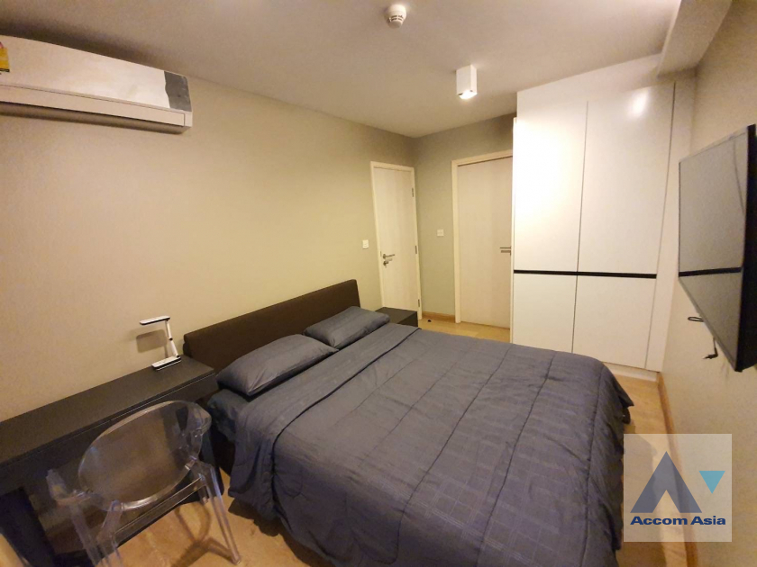  1 Bedroom  Condominium For Rent in Sukhumvit, Bangkok  near BTS Phrom Phong (AA13598)