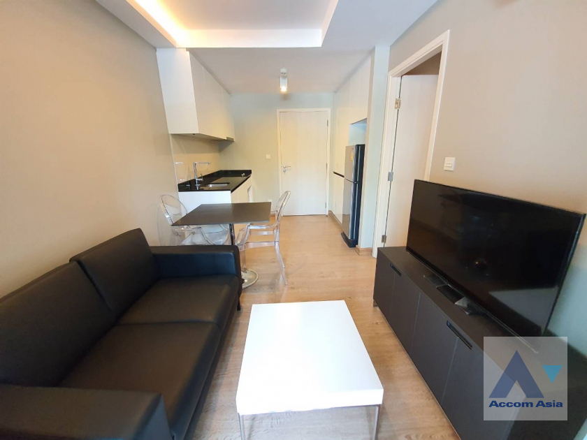  1 Bedroom  Condominium For Rent in Sukhumvit, Bangkok  near BTS Phrom Phong (AA13598)