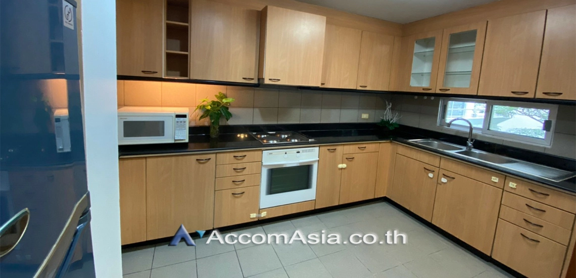 Pet friendly |  2 Bedrooms  Apartment For Rent in Sukhumvit, Bangkok  near BTS Phrom Phong (AA13677)