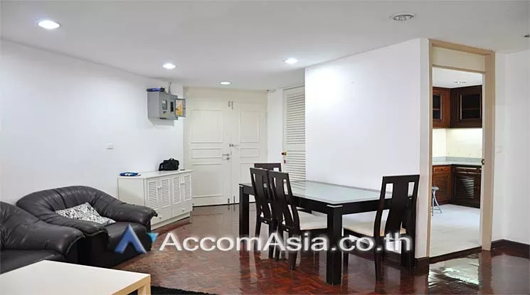  2 Bedrooms  Condominium For Rent in Sukhumvit, Bangkok  near BTS Ekkamai (AA13682)